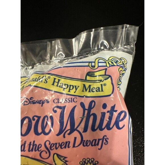 Vintage 1992 McDonald’s Disney Snow White Bashful Happy Meal Toy – Sealed - Picture 3 of 10